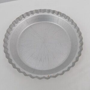 Wear Ever Fluted Aluminum Pie Plate 10 x 1 3/4 No 2865 Made USA Vintage FLAW